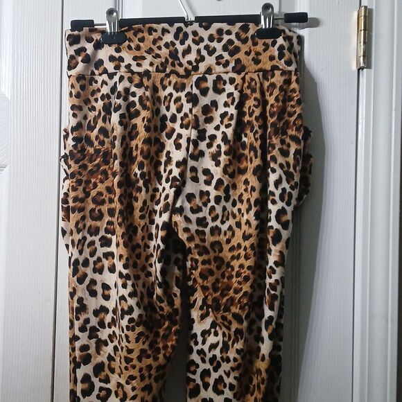 DGNY cheetah print leggings with pockets Sz L NWOT - Picture 7 of 8